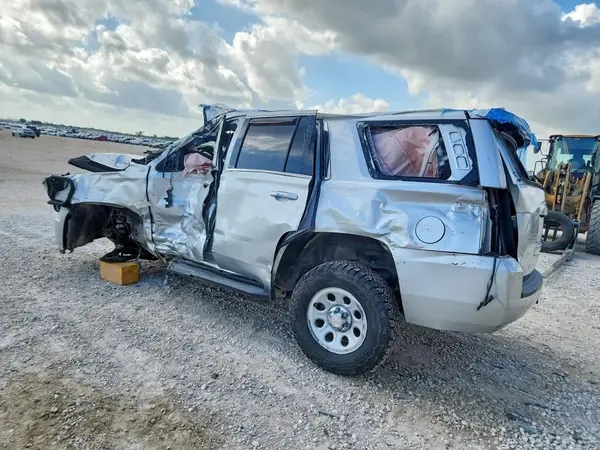 1GNSKFEC6KR391556 2019 CHEVROLET TAHOE - Image 2