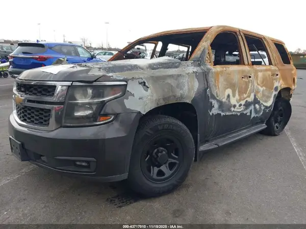 1GNSKFEC7HR222381 2017 CHEVROLET TAHOE - Image 2