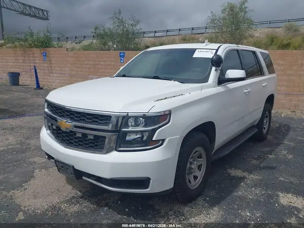 1GNSKFEC8HR316964 2017 CHEVROLET TAHOE - Image 2