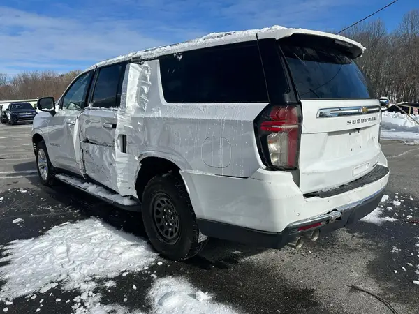 1GNSKFKD0NR189734 2022 CHEVROLET SUBURBAN - Image 2