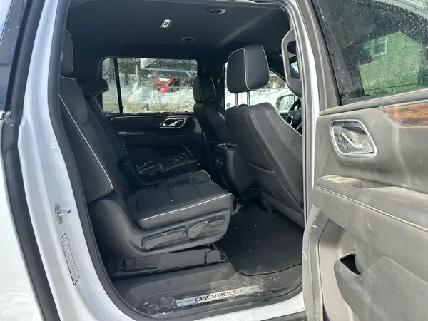 1GNSKFKD0NR189734 2022 CHEVROLET SUBURBAN - Image 8