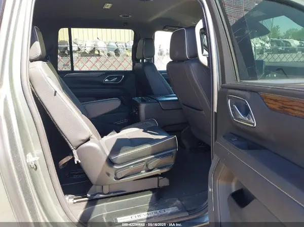 1GNSKFKD5PR306646 2023 CHEVROLET SUBURBAN - Image 8