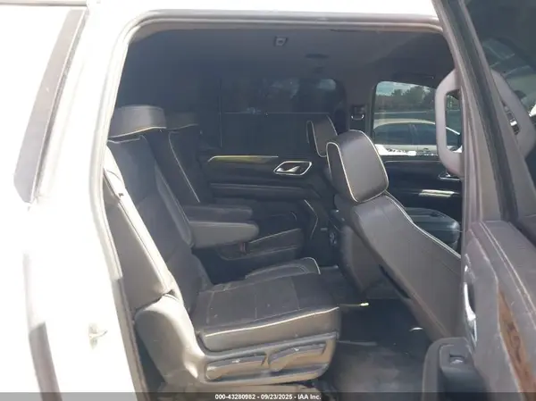 1GNSKFKD5PR334706 2023 CHEVROLET SUBURBAN - Image 8