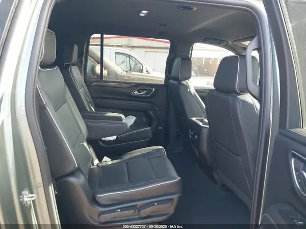 1GNSKFKD7PR551593 2023 CHEVROLET SUBURBAN - Image 8