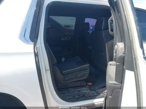 1GNSKFKDXPR264328 2023 CHEVROLET SUBURBAN - Image 8