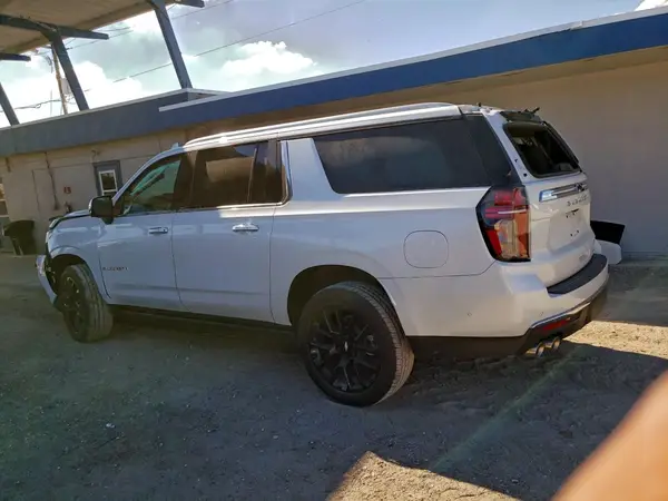 1GNSKFKL9PR241002 2023 CHEVROLET SUBURBAN - Image 2