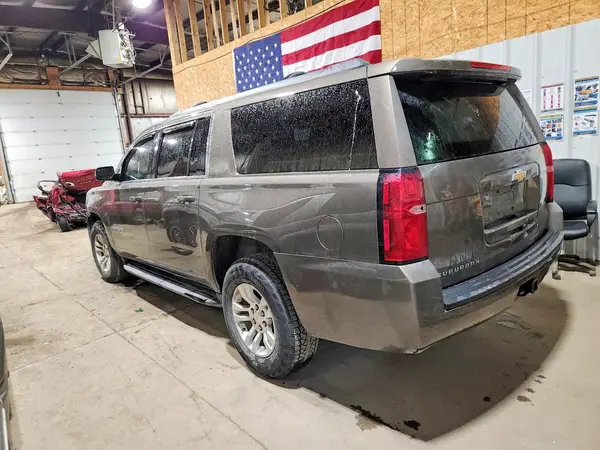 1GNSKGEC5GR173556 2016 CHEVROLET SUBURBAN - Image 2