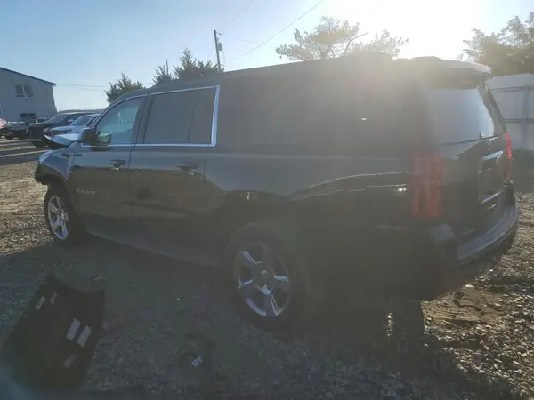 1GNSKGKC0HR122147 2017 CHEVROLET SUBURBAN - Image 2