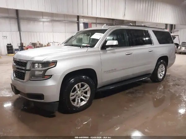 1GNSKGKC0HR383326 2017 CHEVROLET SUBURBAN - Image 2