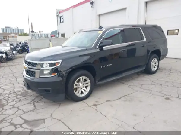 1GNSKGKC0JR126785 2018 CHEVROLET SUBURBAN - Image 2