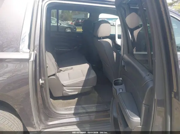 1GNSKGKC3JR276826 2018 CHEVROLET SUBURBAN - Image 8