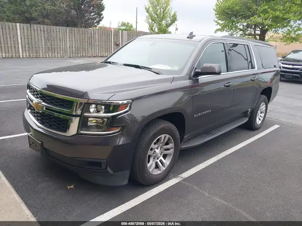 1GNSKGKC4HR240296 2017 CHEVROLET SUBURBAN - Image 2