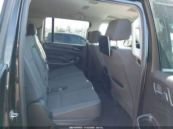 1GNSKGKC4HR283066 2017 CHEVROLET SUBURBAN - Image 8