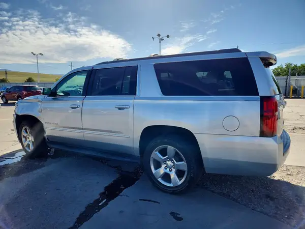 1GNSKGKC5HR302711 2017 CHEVROLET SUBURBAN - Image 2