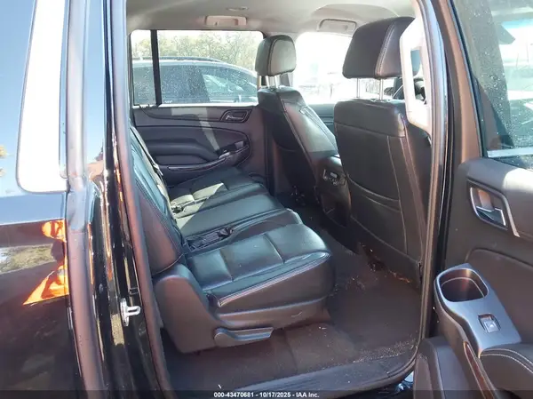 1GNSKGKC5HR351102 2017 CHEVROLET SUBURBAN - Image 8