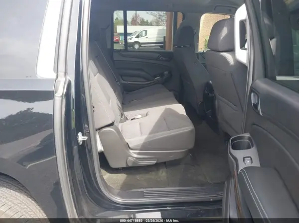 1GNSKGKC6HR114716 2017 CHEVROLET SUBURBAN - Image 8