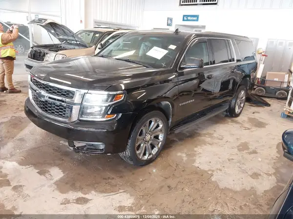 1GNSKGKC6HR219742 2017 CHEVROLET SUBURBAN - Image 2