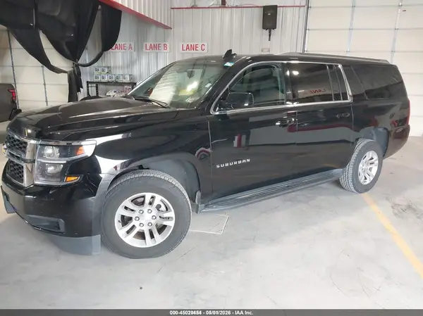 1GNSKGKC6HR297700 2017 CHEVROLET SUBURBAN - Image 2