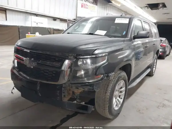 1GNSKGKC7HR293428 2017 CHEVROLET SUBURBAN - Image 2
