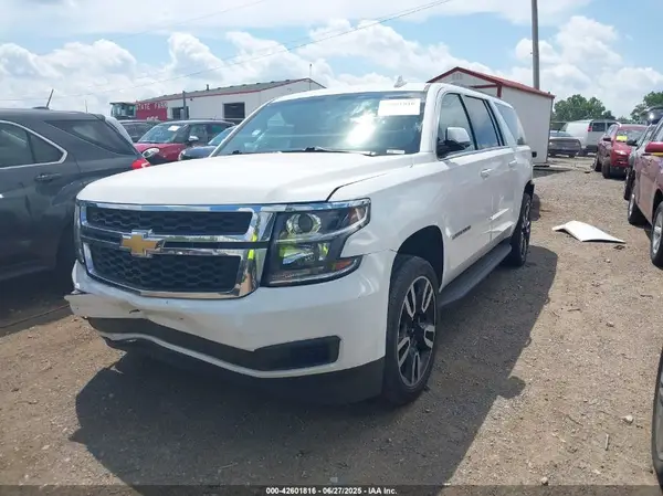 1GNSKGKC8JR120734 2018 CHEVROLET SUBURBAN - Image 2