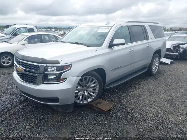 1GNSKHKC0HR166848 2017 CHEVROLET SUBURBAN - Image 2