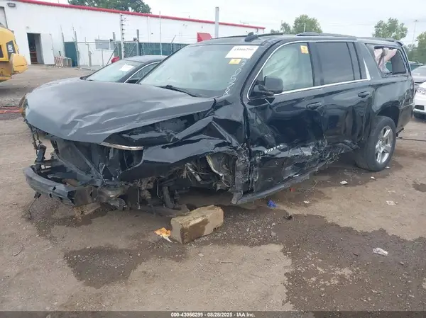 1GNSKHKC0HR230578 2017 CHEVROLET SUBURBAN - Image 2