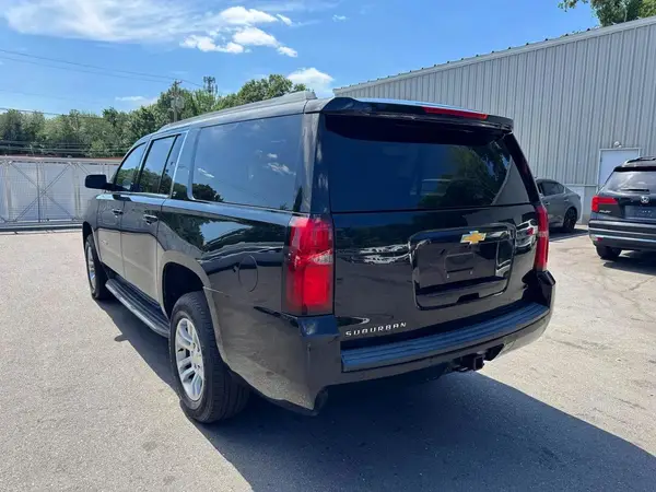 1GNSKHKC0HR314285 2017 CHEVROLET SUBURBAN - Image 2