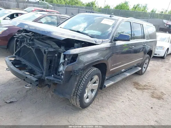 1GNSKHKC0HR398981 2017 CHEVROLET SUBURBAN - Image 2