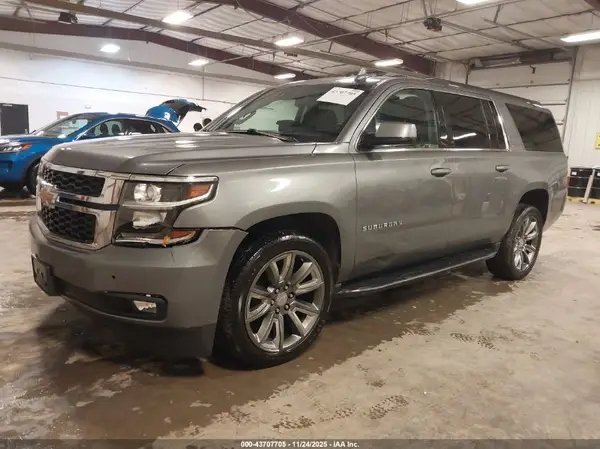 1GNSKHKC0JR127425 2018 CHEVROLET SUBURBAN - Image 2