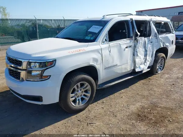 1GNSKHKC0JR332047 2018 CHEVROLET SUBURBAN - Image 2