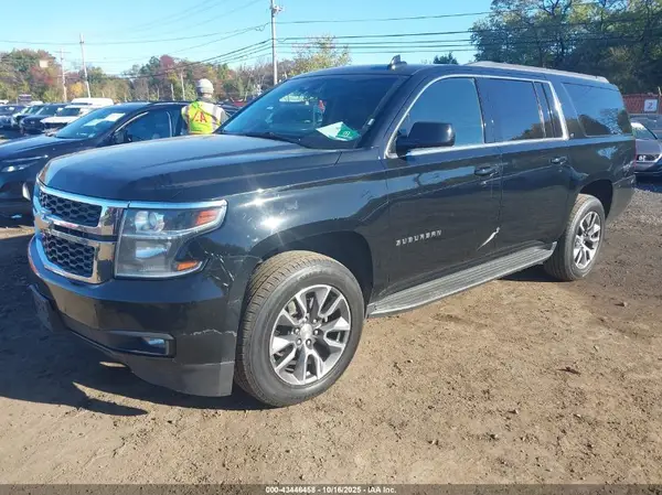 1GNSKHKC0KR147868 2019 CHEVROLET SUBURBAN - Image 2