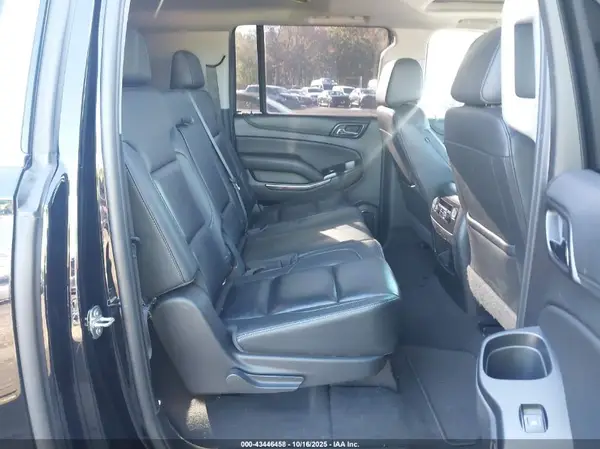 1GNSKHKC0KR147868 2019 CHEVROLET SUBURBAN - Image 8