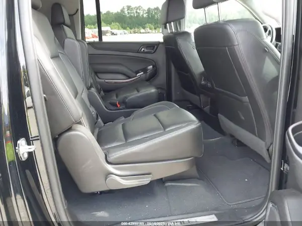 1GNSKHKC0KR277200 2019 CHEVROLET SUBURBAN - Image 8