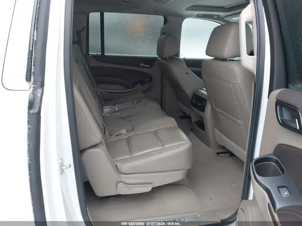 1GNSKHKC0KR398471 2019 CHEVROLET SUBURBAN - Image 8