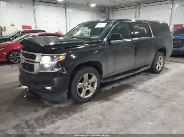 1GNSKHKC1GR108956 2016 CHEVROLET SUBURBAN - Image 2