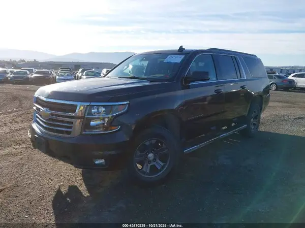 1GNSKHKC1GR152777 2016 CHEVROLET SUBURBAN - Image 2