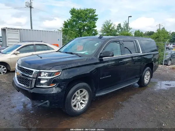 1GNSKHKC1HR138685 2017 CHEVROLET SUBURBAN - Image 2
