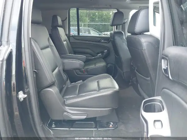 1GNSKHKC1HR138685 2017 CHEVROLET SUBURBAN - Image 8
