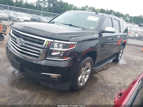 1GNSKHKC1HR146981 2017 CHEVROLET SUBURBAN - Image 2