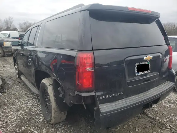 1GNSKHKC1HR273777 2017 CHEVROLET SUBURBAN - Image 2