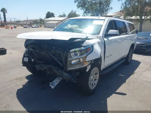 1GNSKHKC1HR297304 2017 CHEVROLET SUBURBAN - Image 2