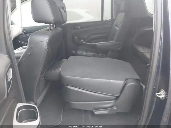 1GNSKHKC1HR320709 2017 CHEVROLET SUBURBAN - Image 8