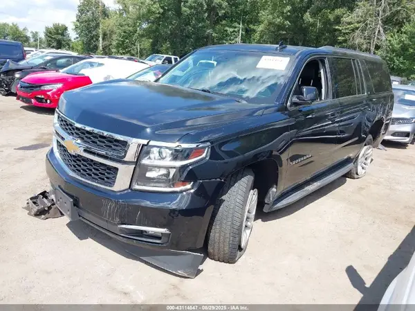 1GNSKHKC1HR386967 2017 CHEVROLET SUBURBAN - Image 2