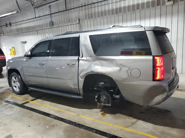 1GNSKHKC1JR100251 2018 CHEVROLET SUBURBAN - Image 2