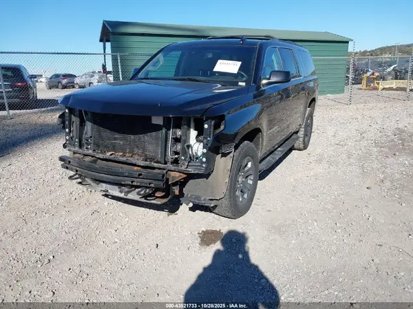 1GNSKHKC1JR174639 2018 CHEVROLET SUBURBAN - Image 2