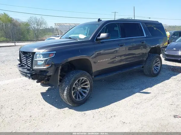 1GNSKHKC1JR271761 2018 CHEVROLET SUBURBAN - Image 2