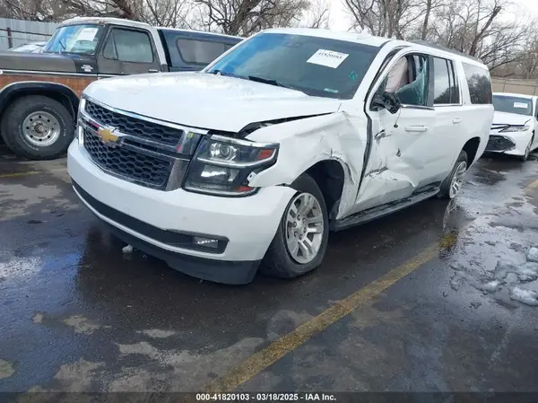 1GNSKHKC1JR286440 2018 CHEVROLET SUBURBAN - Image 2