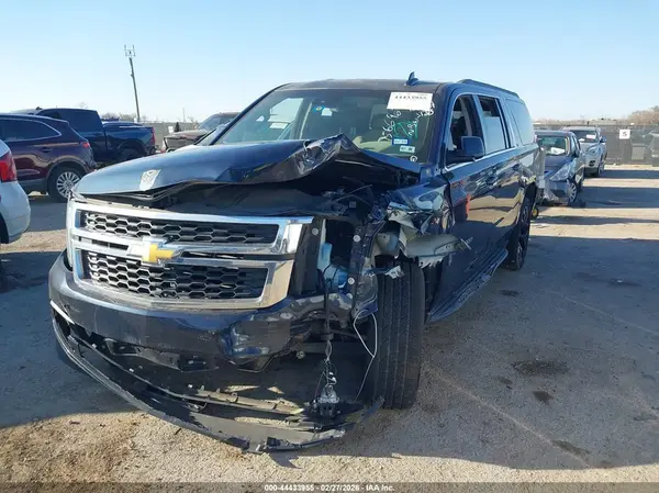 1GNSKHKC1JR378955 2018 CHEVROLET SUBURBAN - Image 2