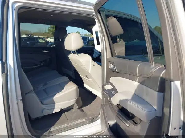 1GNSKHKC1KR163092 2019 CHEVROLET SUBURBAN - Image 8