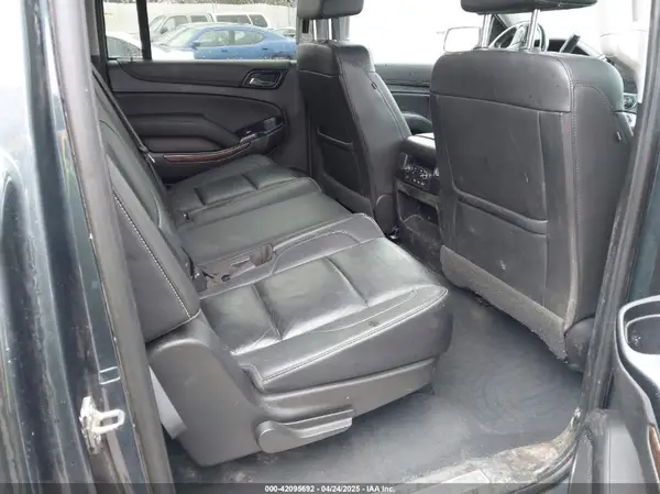 1GNSKHKC1KR241449 2019 CHEVROLET SUBURBAN - Image 8